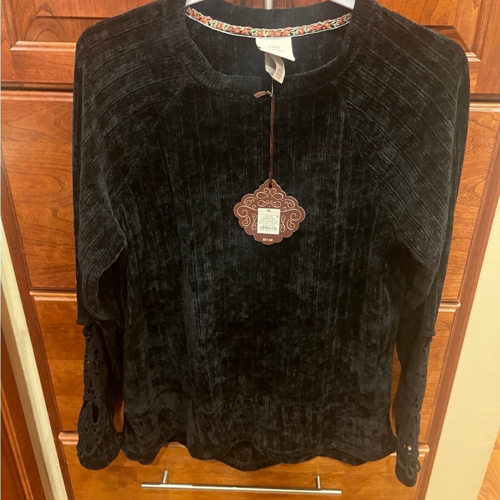 Knox Rose Black Textured Sweater with lace detail on arms size XL NWT